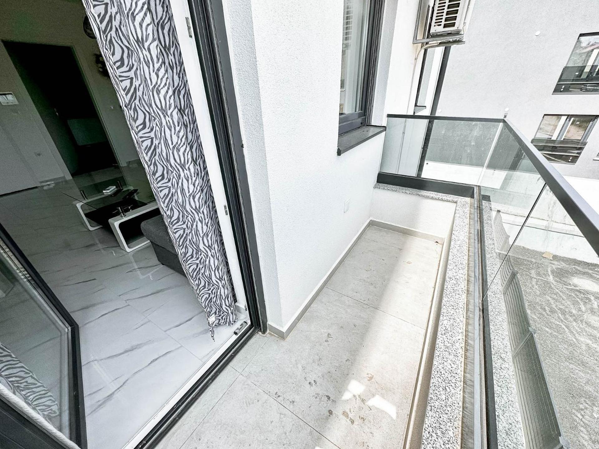 Brand New 2 Bed, 1 Bath Condo 扎达尔 外观 照片